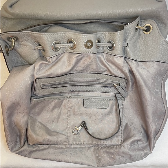 Michael Kors Leather Gray Shoulder Bag EUC - Picture 14 of 16